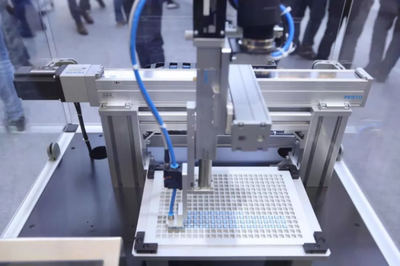 精彩回眸 協(xié)作機(jī)器人如何在智慧工廠大舞臺(tái)“爭(zhēng)奇斗艷”與國內(nèi)通信設(shè)施服務(wù)業(yè)務(wù)的融合